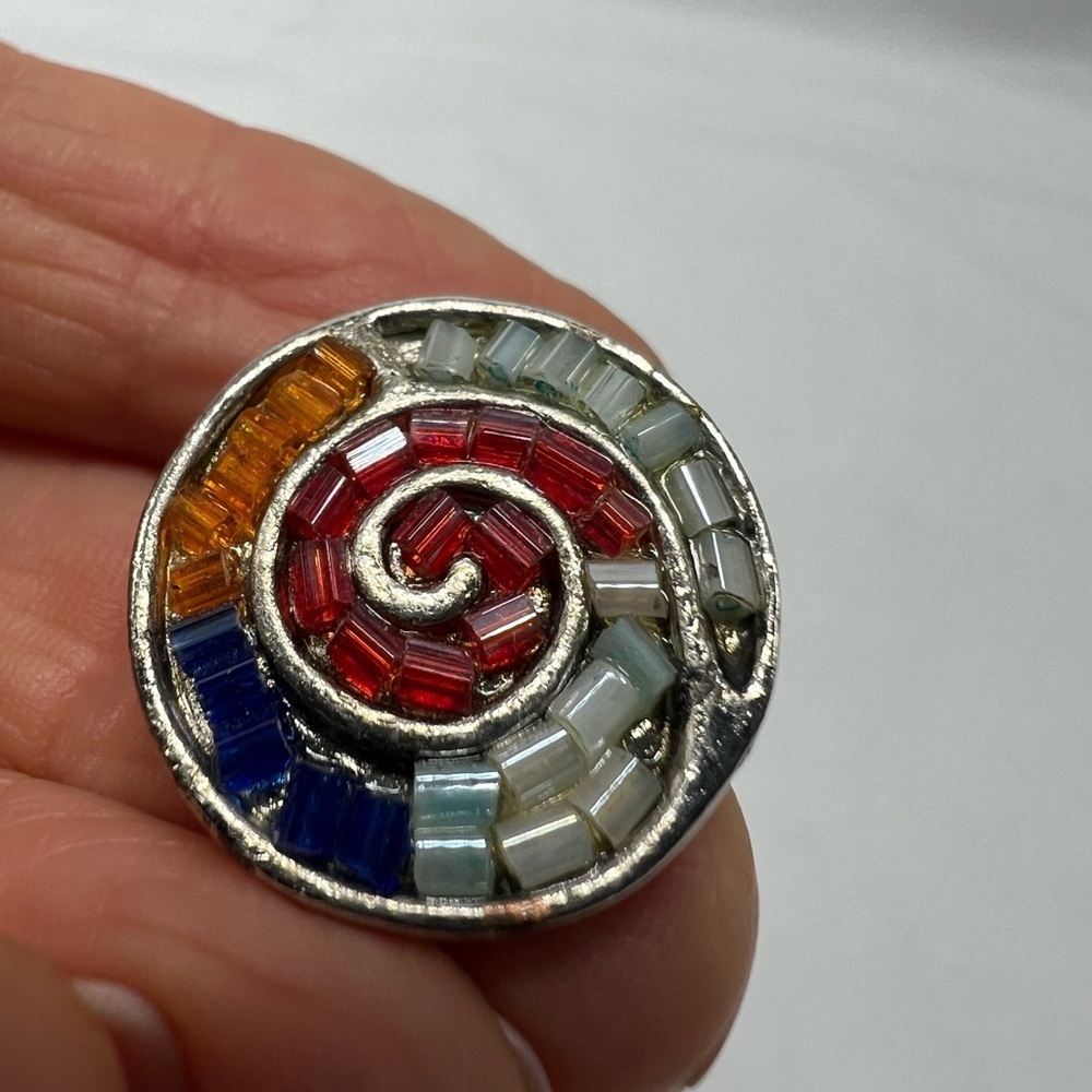 Spiral beaded pin